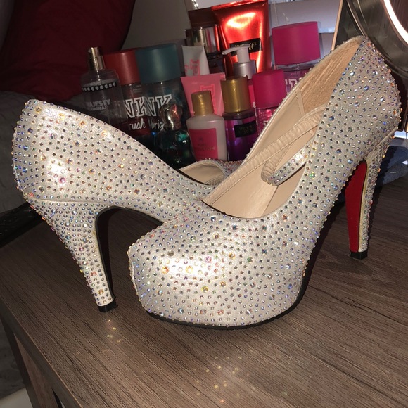 Heels - Picture 3 of 3